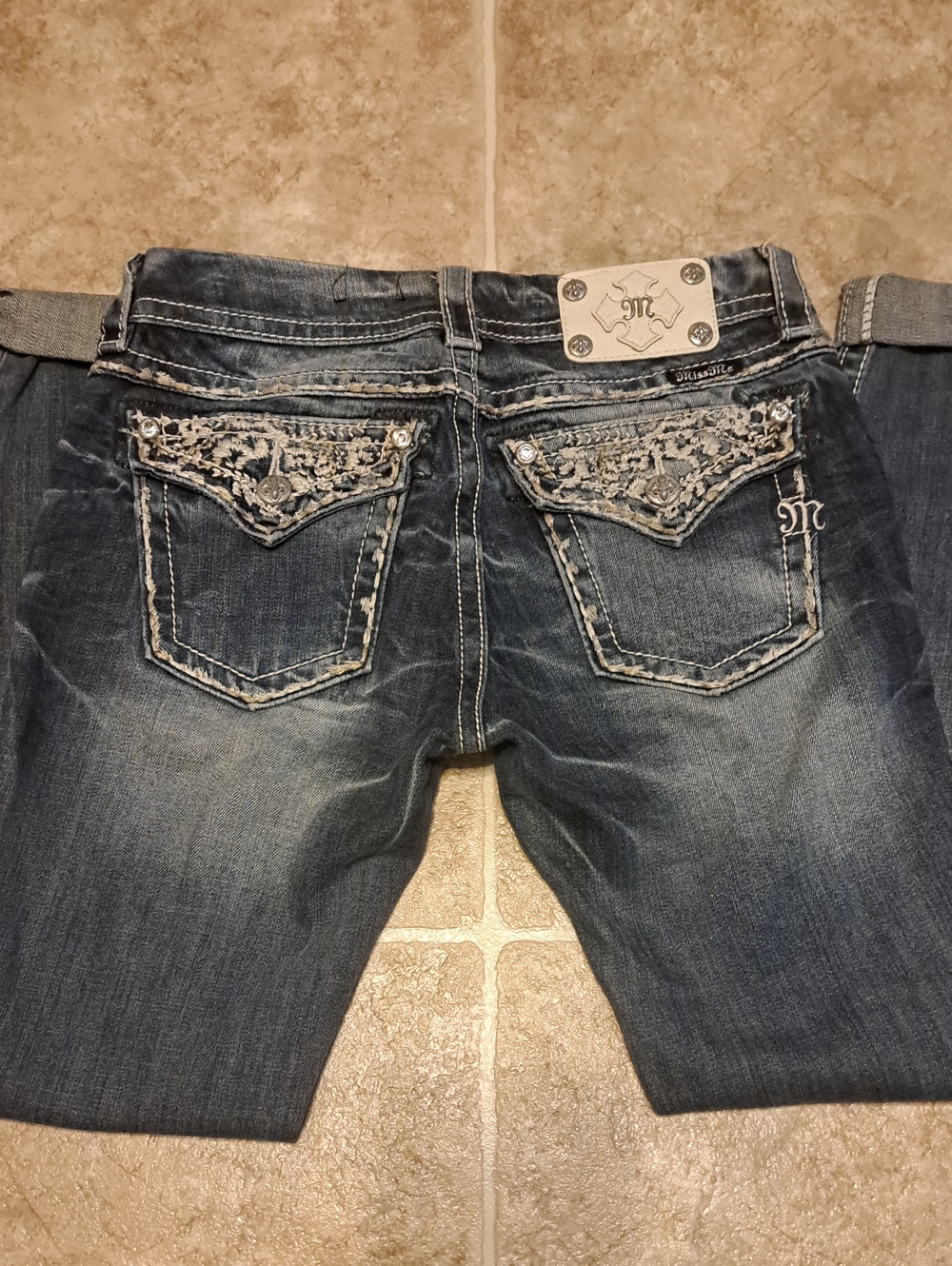 Miss Me Size 27 Signiture Skinn Distressed Dark Blue Embroidered Jeans - Picture 14 of 14